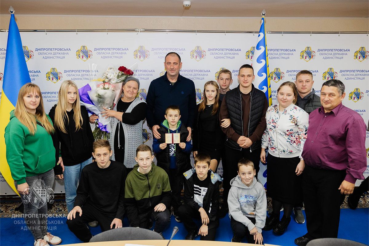 Звання присвоюють жінкам, які виховали п’ятьох і більше дітей