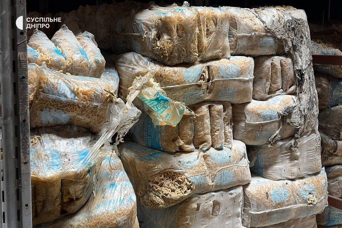 Вибухи ввечері 19 листопада у Дніпрі: ворог вдарив безпілотниками по складу ООН з продуктами 3