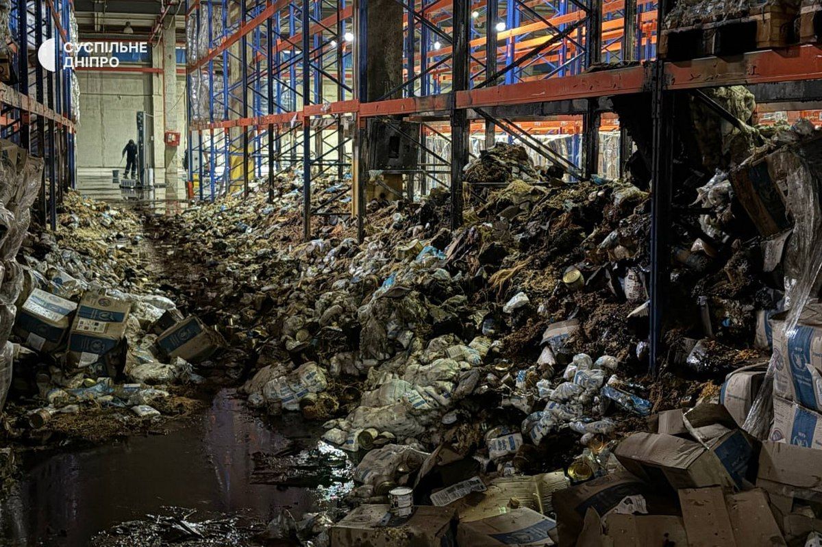 Вибухи ввечері 19 листопада у Дніпрі: ворог вдарив безпілотниками по складу ООН з продуктами 4