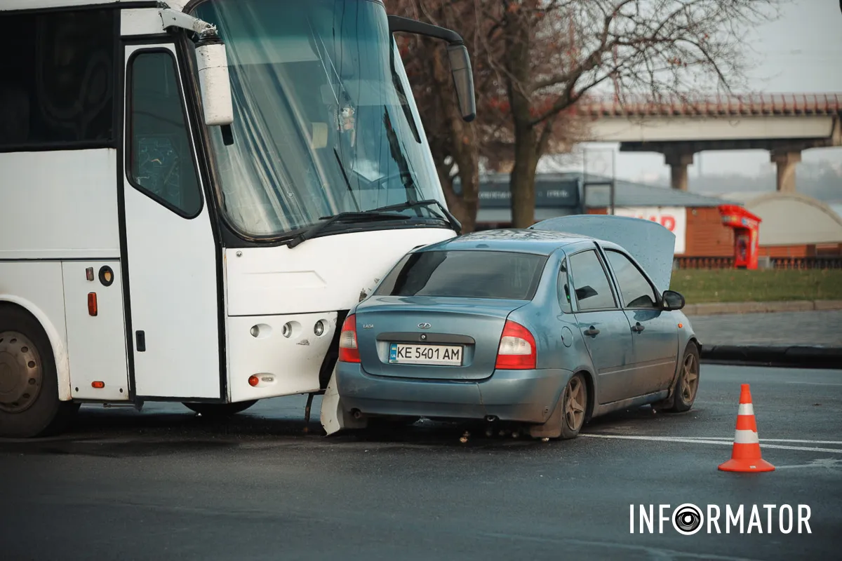 Обидві машини отримали пошкодження