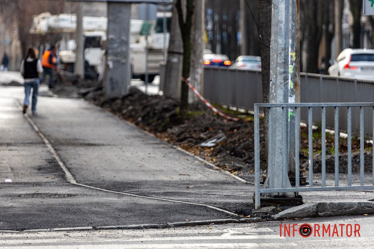 Вперше у Дніпрі поклали білу тактильну плитку: як змінилась вулиця Незалежності 15