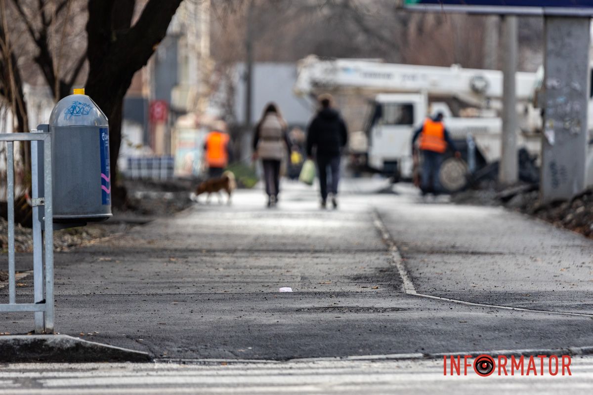 Вперше у Дніпрі поклали білу тактильну плитку: як змінилась вулиця Незалежності 17