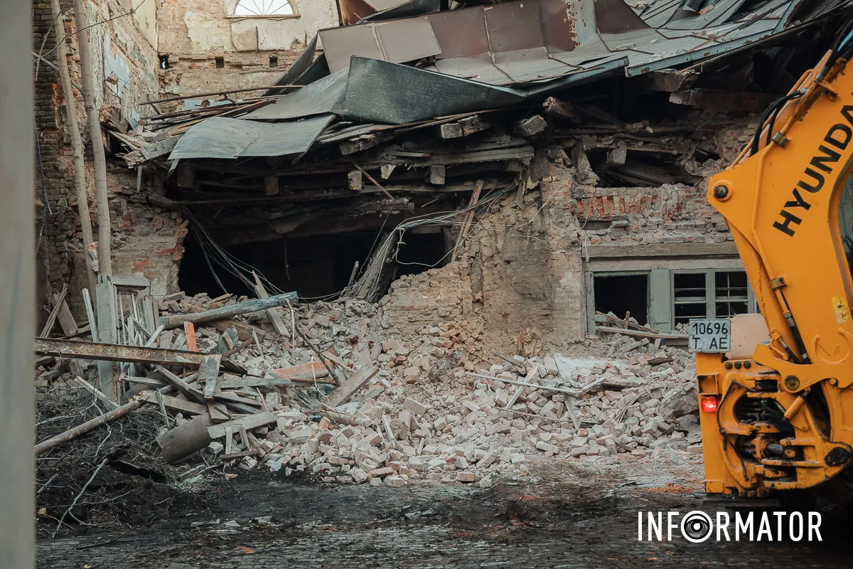 Будівля фактично розсипалася
