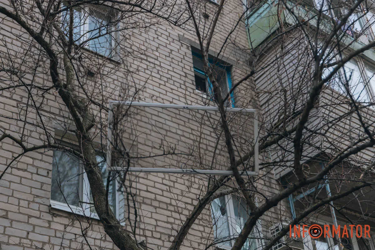 Москітна сітка на дереві Москітна сітка на дереві