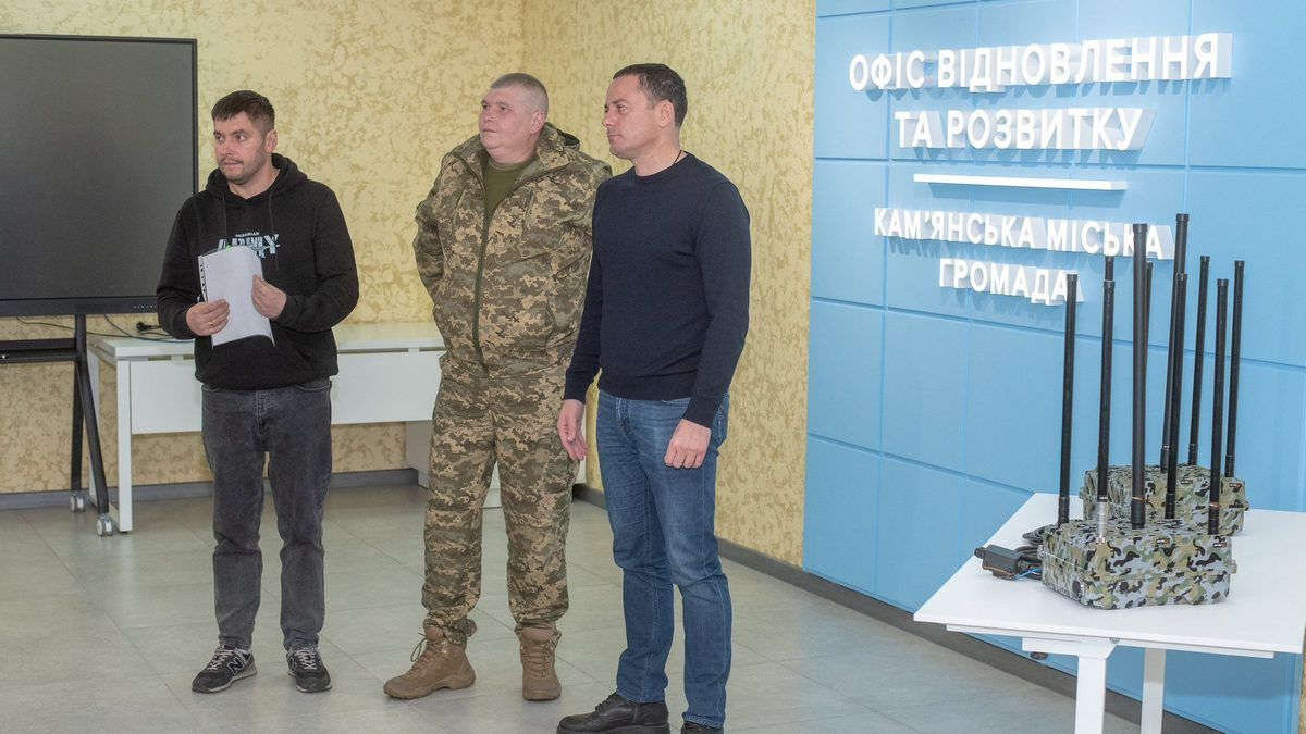 У Кам’янському передали комплекси РЕБ батальйону безпілотних систем «Небесна Кара»