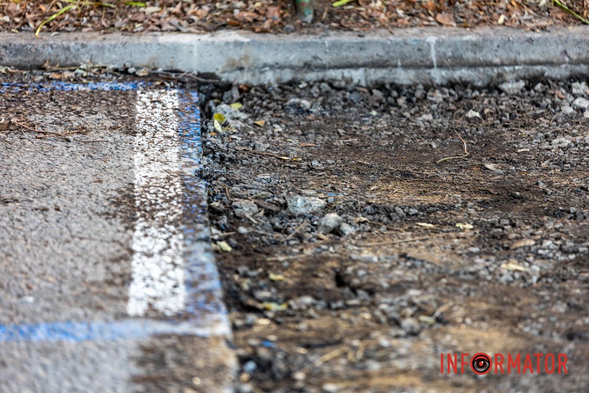 Не прошло и года: в Днепре на Ивана Акинфиева начали ремонтировать дорогу, в которую провалился Opel 7