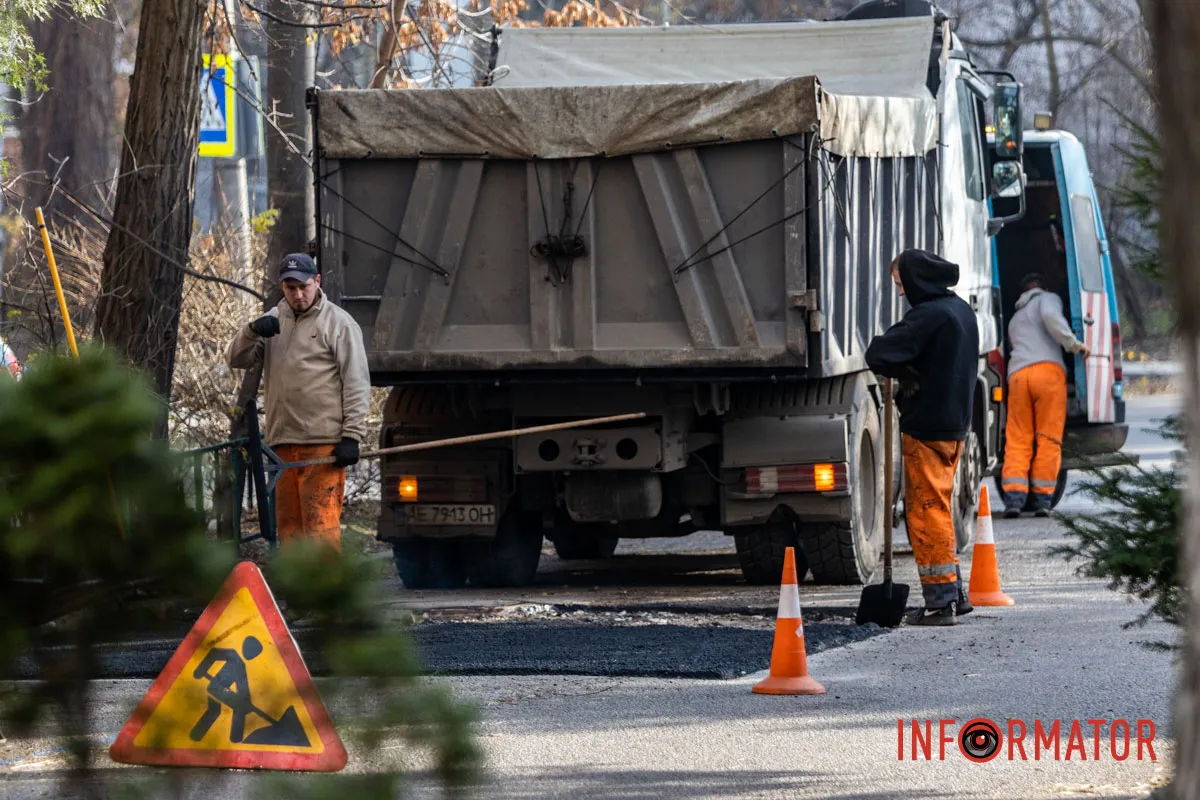 Чому довелося чекати цілий рік, щоб яму відремонтували — загадка Чому довелося чекати цілий рік, щоб яму відремонтували — загадка