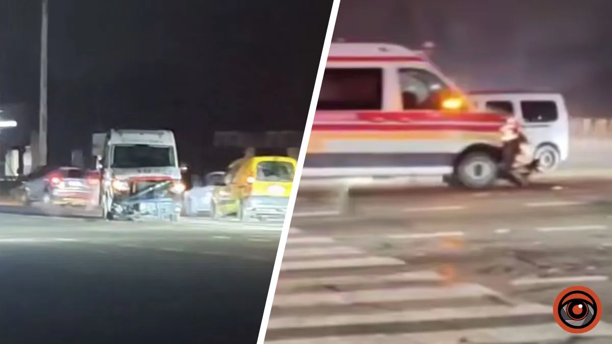 У Дніпрі на Слобожанському проспекті Kia врізалась у “швидку”, яка їхала на виклик: водіїв госпіталізували