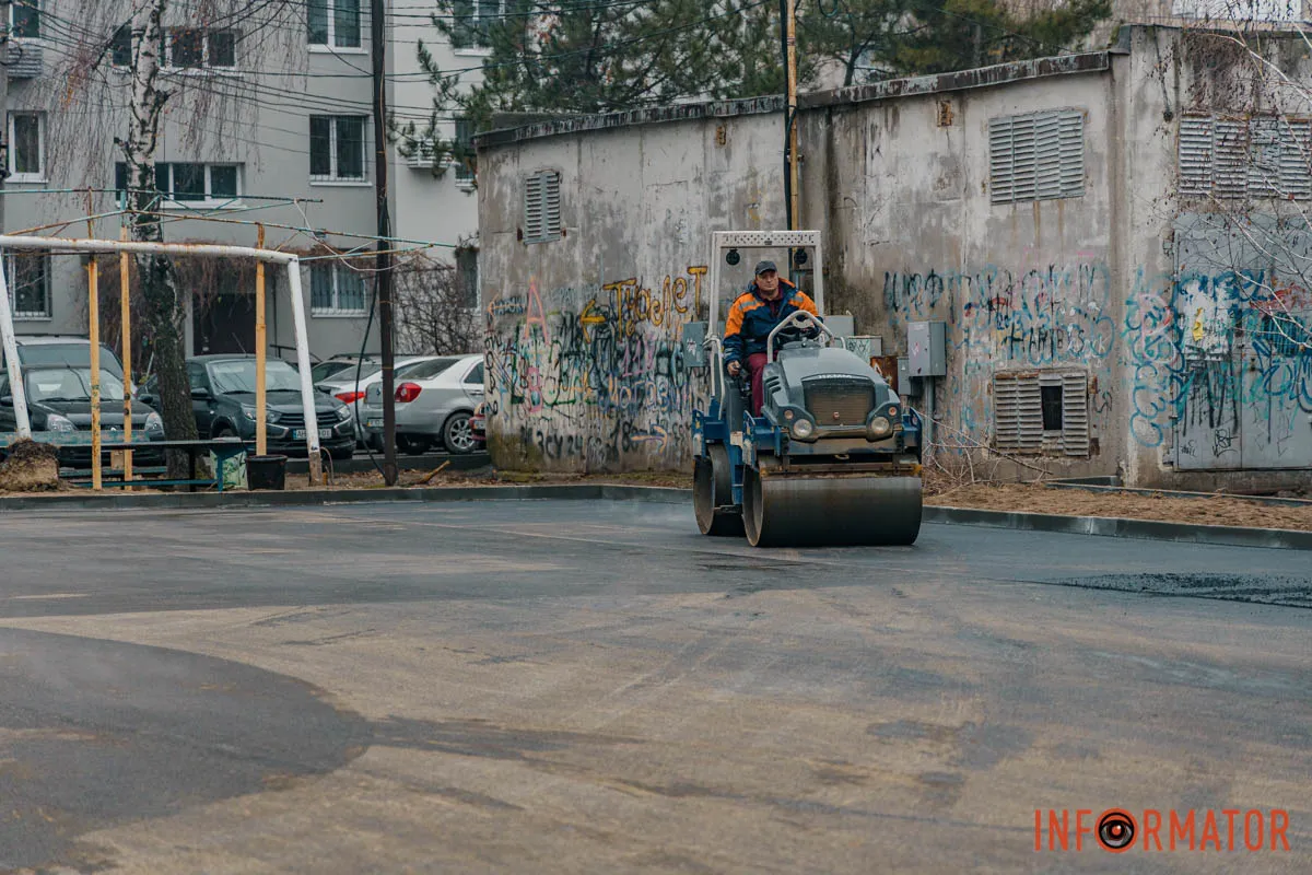 У дворі будуть місця для сміттєвих баків