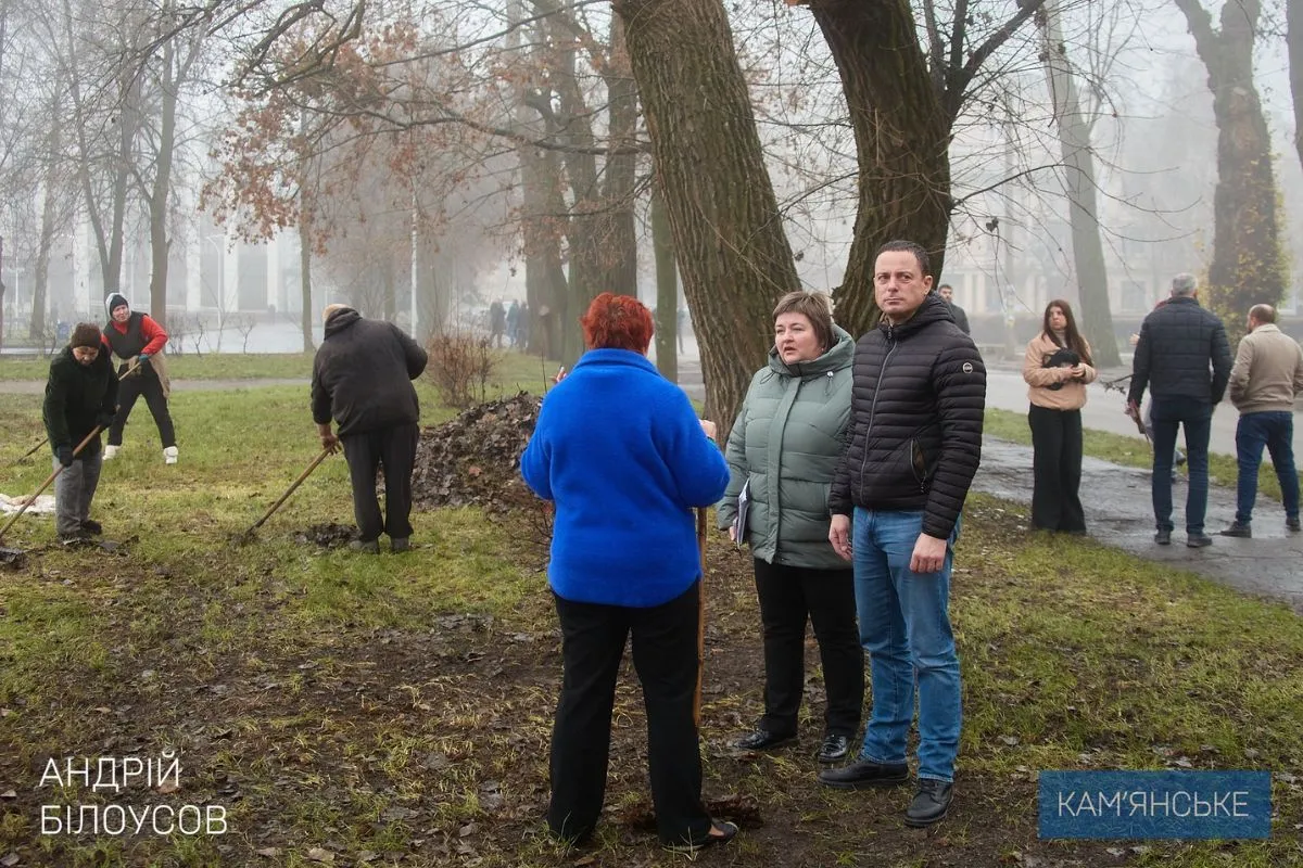 Мер Кам’янського Андрій Білоусов здійснив черговий об’їзд міста, аби перевірити, як організоване прибирання та впорядкування територій Мер Кам’янського Андрій Білоусов здійснив черговий об’їзд міста, аби перевірити, як організоване прибирання та впорядкування територій