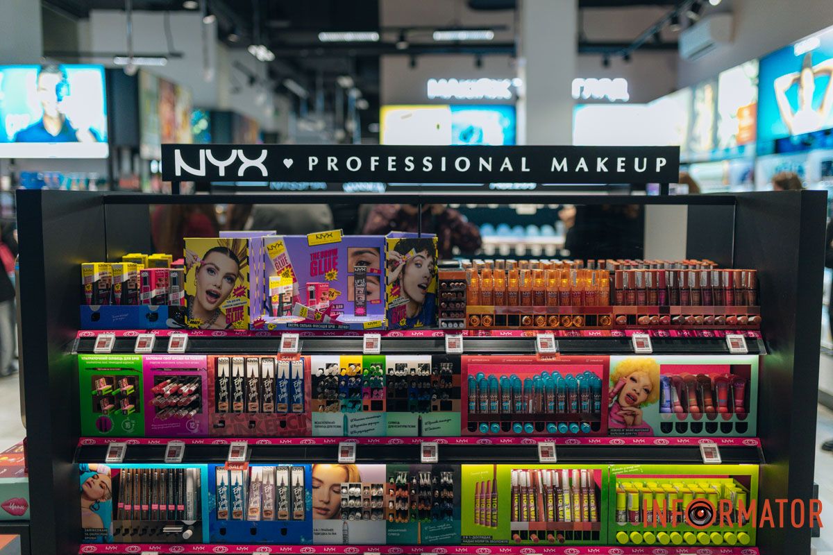 Уникальный концепт, премиальные средства и бьюти-гаджеты: в Днепре открыли магазин EVA BEAUTY 21