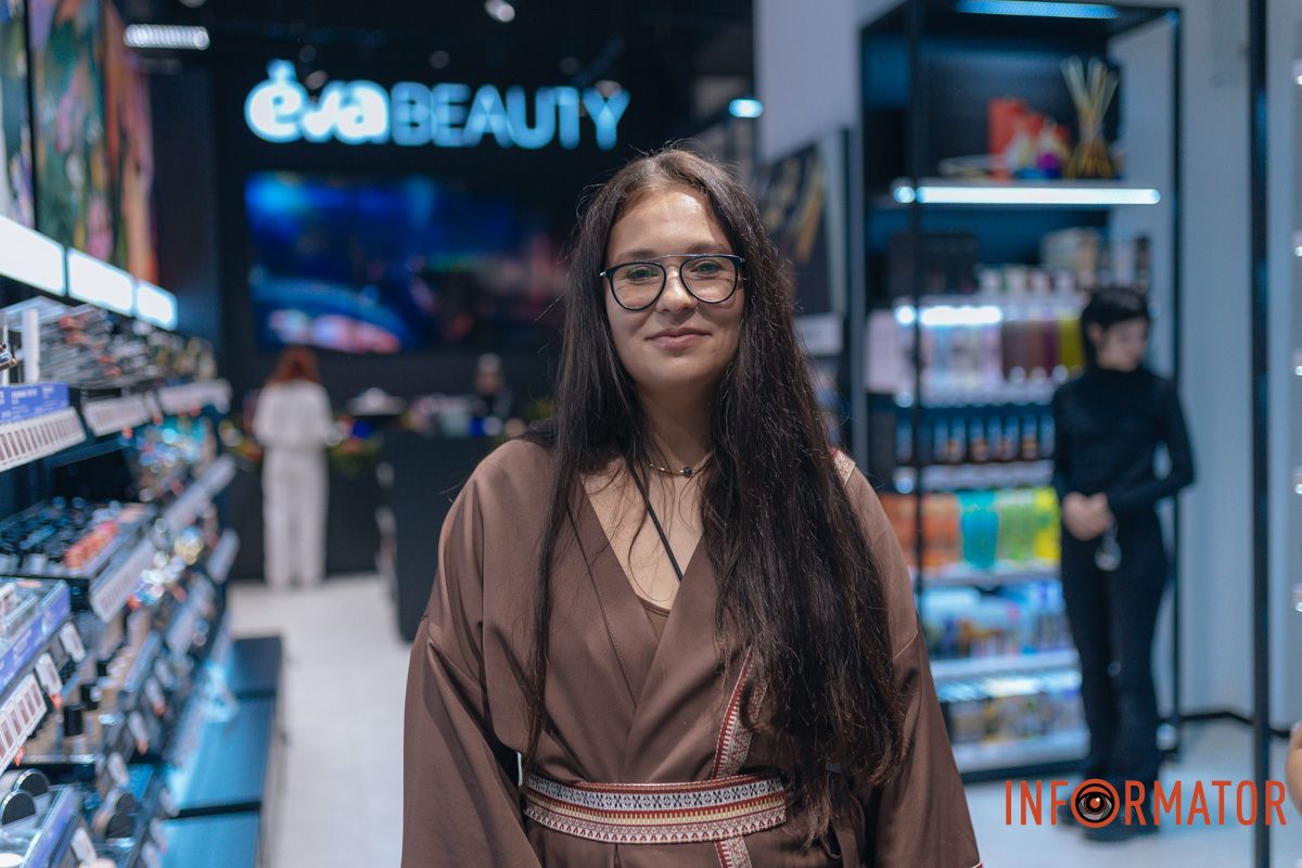 Уникальный концепт, премиальные средства и бьюти-гаджеты: в Днепре открыли магазин EVA BEAUTY 4