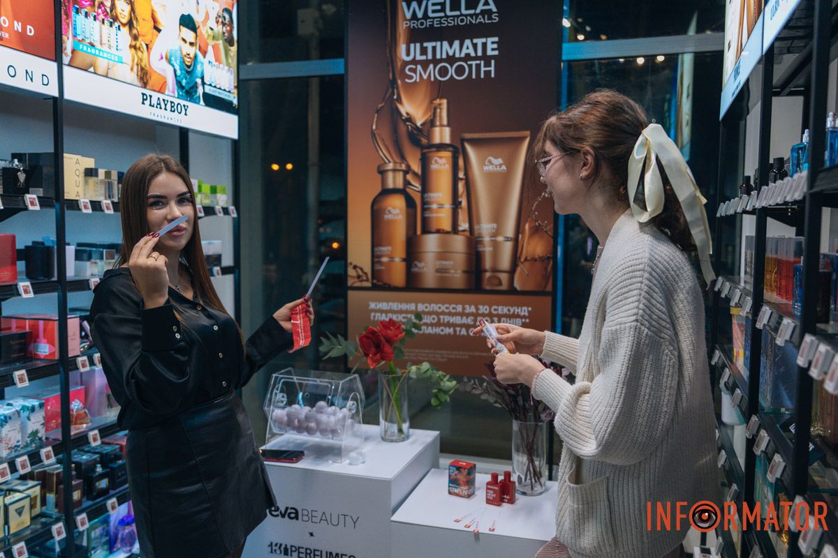Уникальный концепт, премиальные средства и бьюти-гаджеты: в Днепре открыли магазин EVA BEAUTY 6