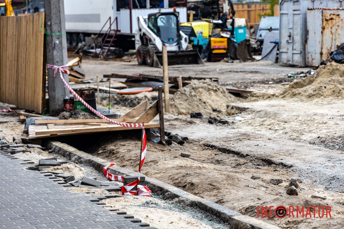 Ремонт у центрі У Дніпрі біля ТРК «МОСТ-Сіті» влаштовують антикишеню: як вона виглядає 8