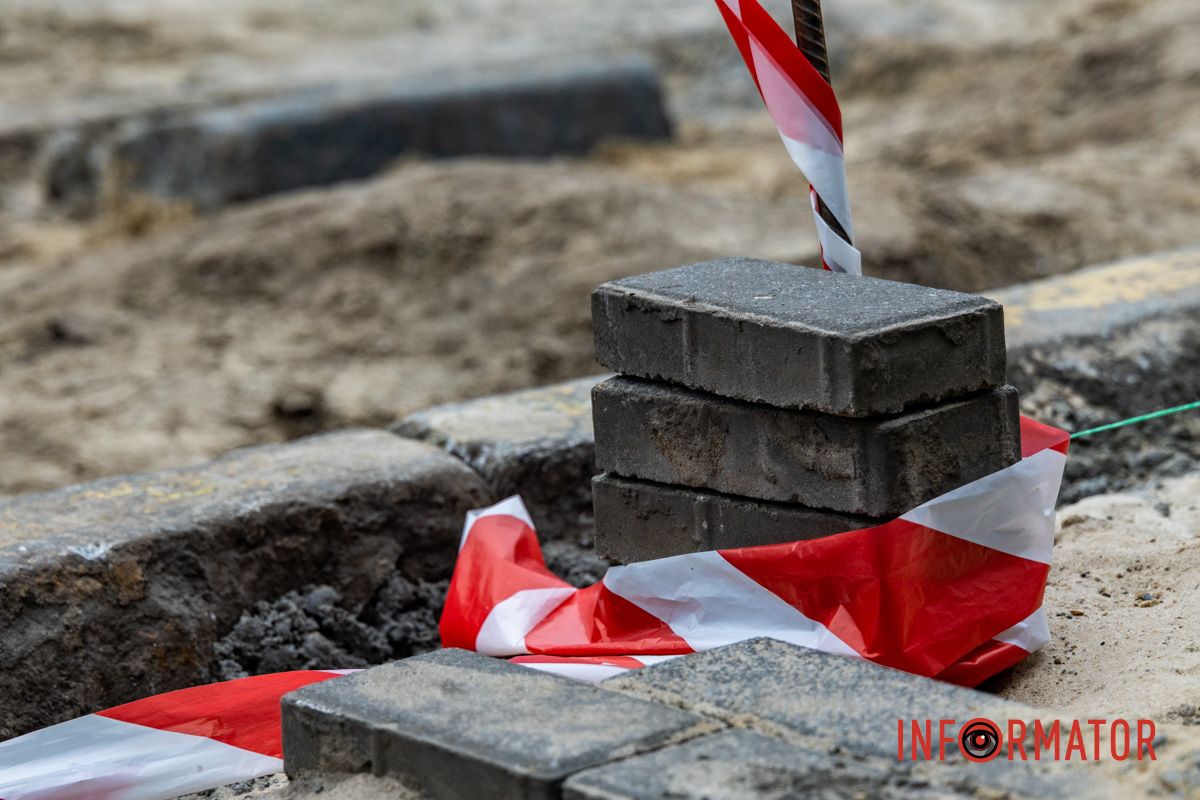 У Дніпрі на розі Володимира Великого та Харківської влаштовують антикишеню У Дніпрі біля ТРК «МОСТ-Сіті» влаштовують антикишеню: як вона виглядає 13