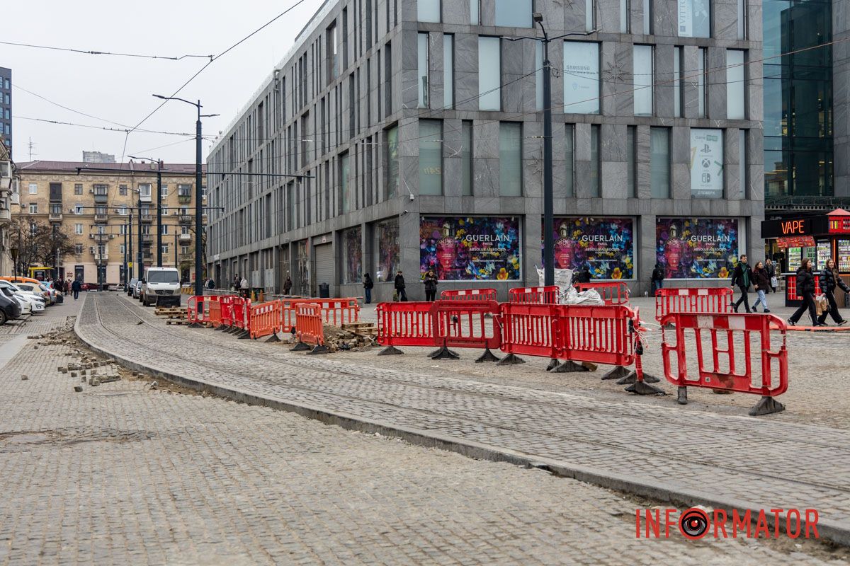 Також повністю оновили обертовий трикутник на розі вулиць В’ячеслава Липинського та Центральної