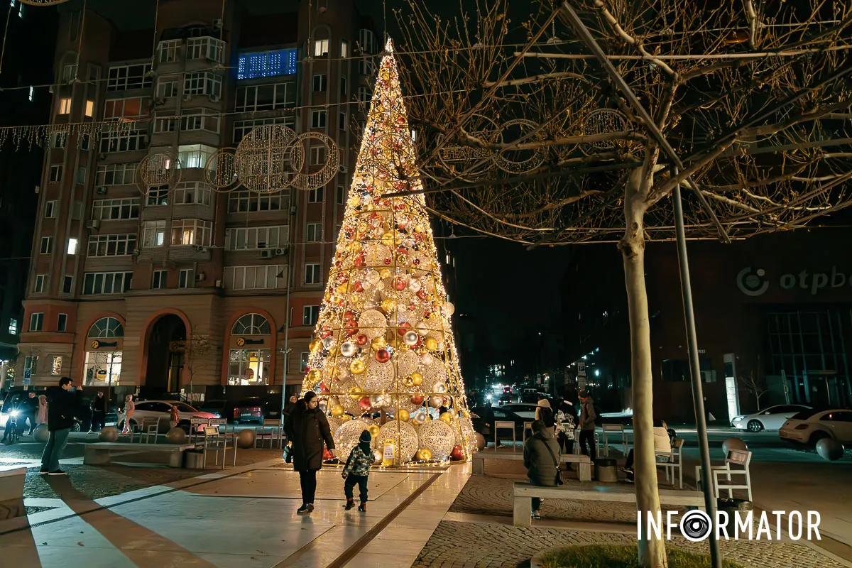 29 листопада ялинку ще встановлювали 29 листопада ялинку ще встановлювали