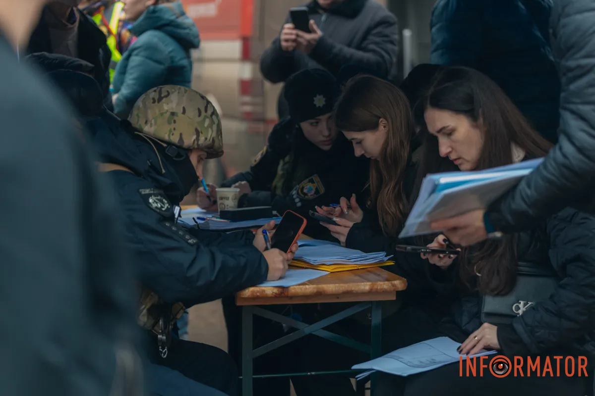 Всюди вибиті шибки: як Дніпро оговтується після ранкового «прильоту» балістики 25