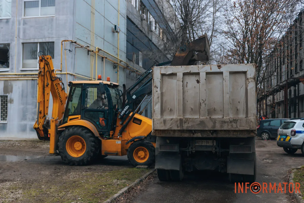 Всюди вибиті шибки: як Дніпро оговтується після ранкового «прильоту» балістики 28
