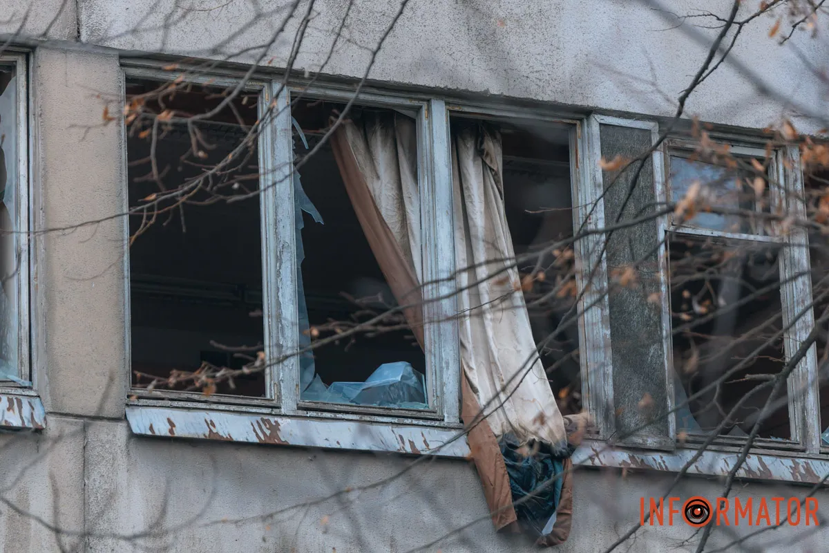 Всюди вибиті шибки: як Дніпро оговтується після ранкового «прильоту» балістики 9