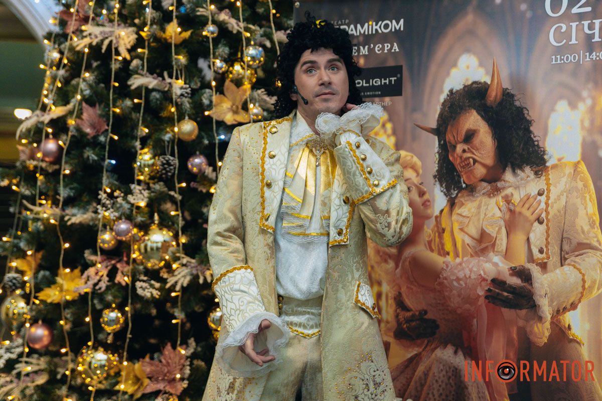 Це — абсолютно нова грандіозна постановка театр 10