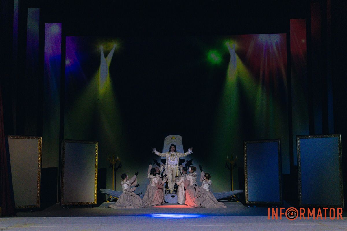 Не все те золото, що блищить театр 14