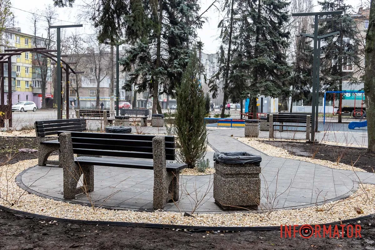 Мільйон на полив під час війни: у Дніпрі на проспекті Хмельницького облаштували сквер 2