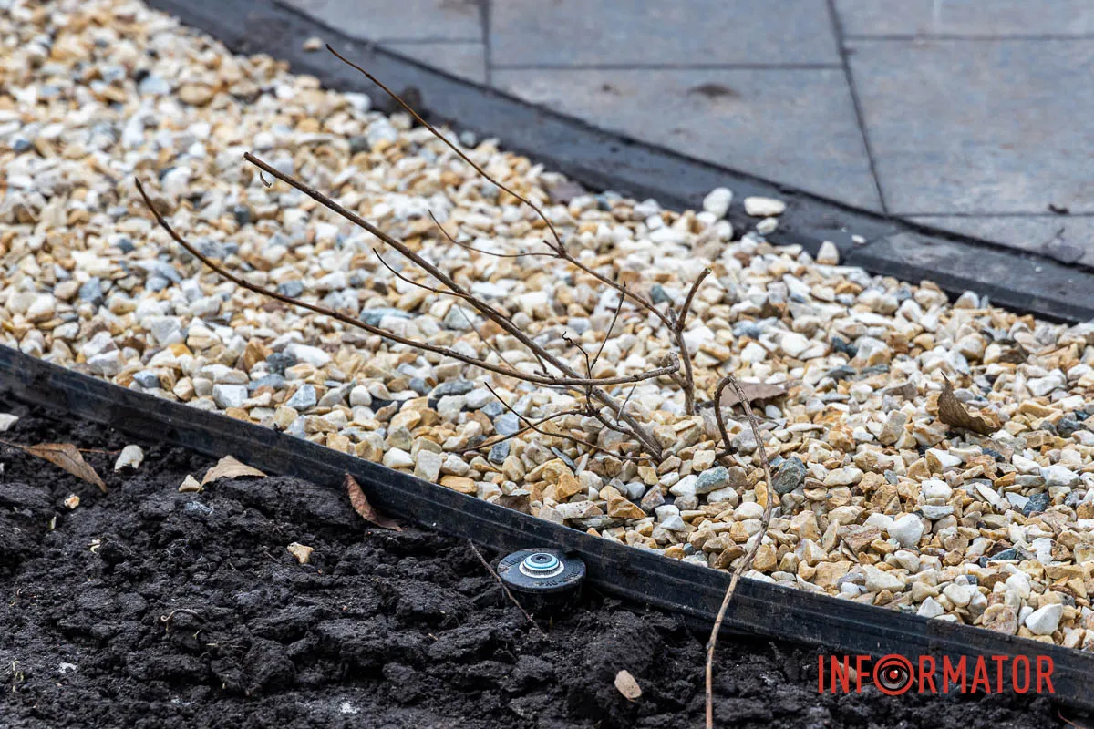 Мільйон на полив під час війни: у Дніпрі на проспекті Хмельницького облаштували сквер 13