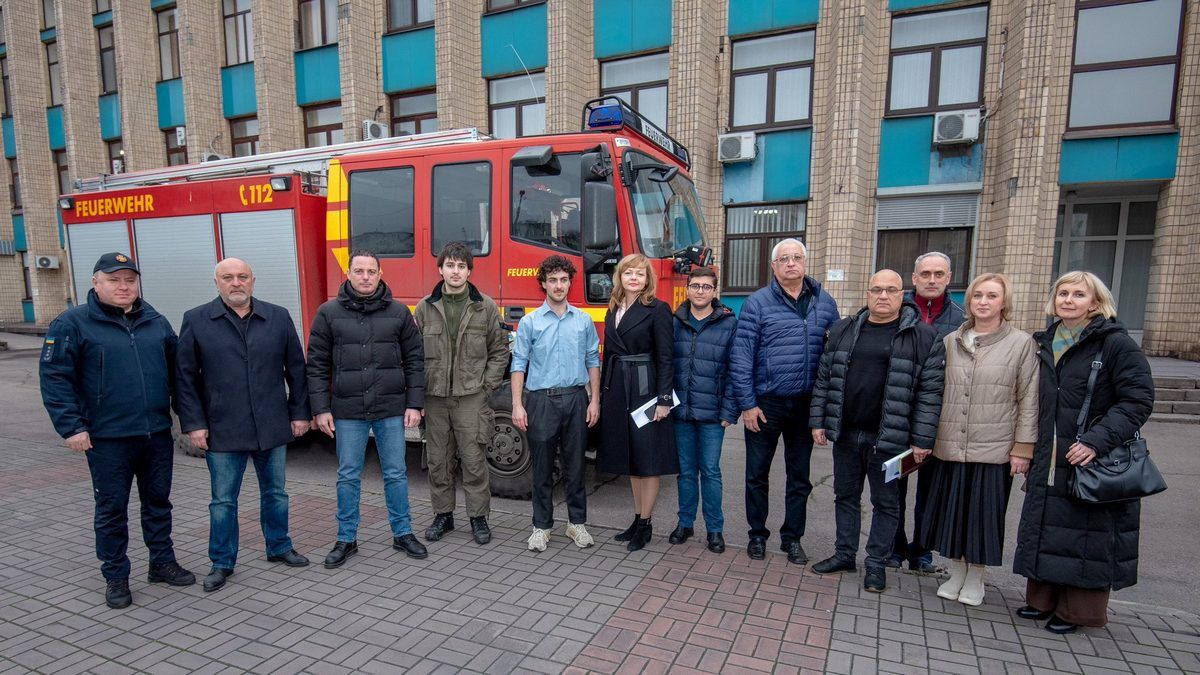 Кам’янське отримало від міста-побратима Вупперталя пожежний автомобіль
