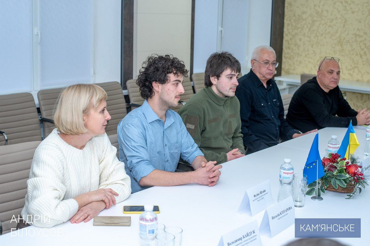 Кам’янське отримало від міста-побратима Вупперталя пожежний автомобіль 5