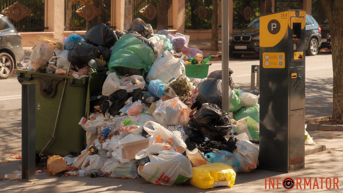 У Дніпрі міськрада обслуговуватиме паркомати у 2026 році за понад 2,7 мільйона гривень