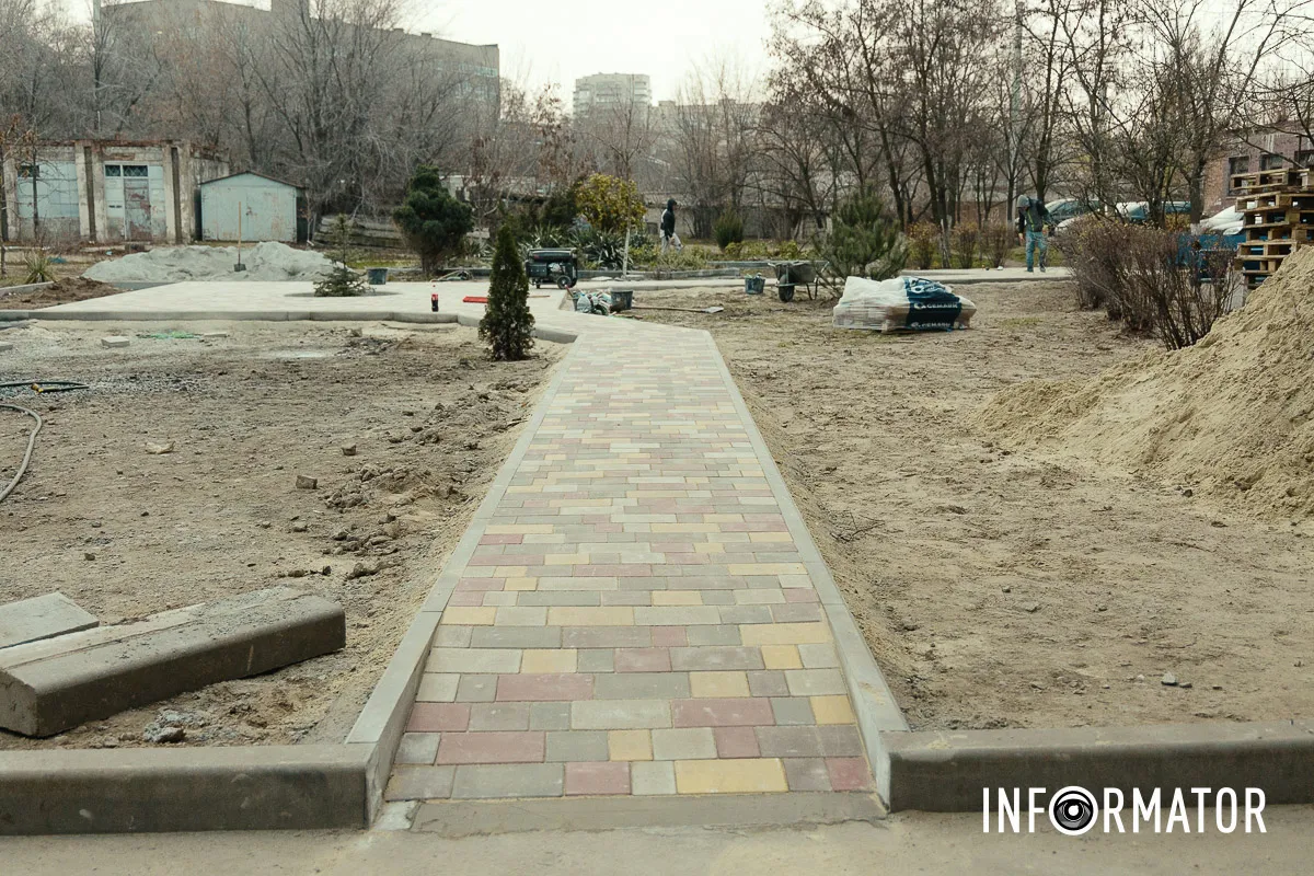 Скоро тут з’являться лавки, урни та столи У Дніпрі на Янтарній створюють нову зону відпочинку: як вона виглядає 3