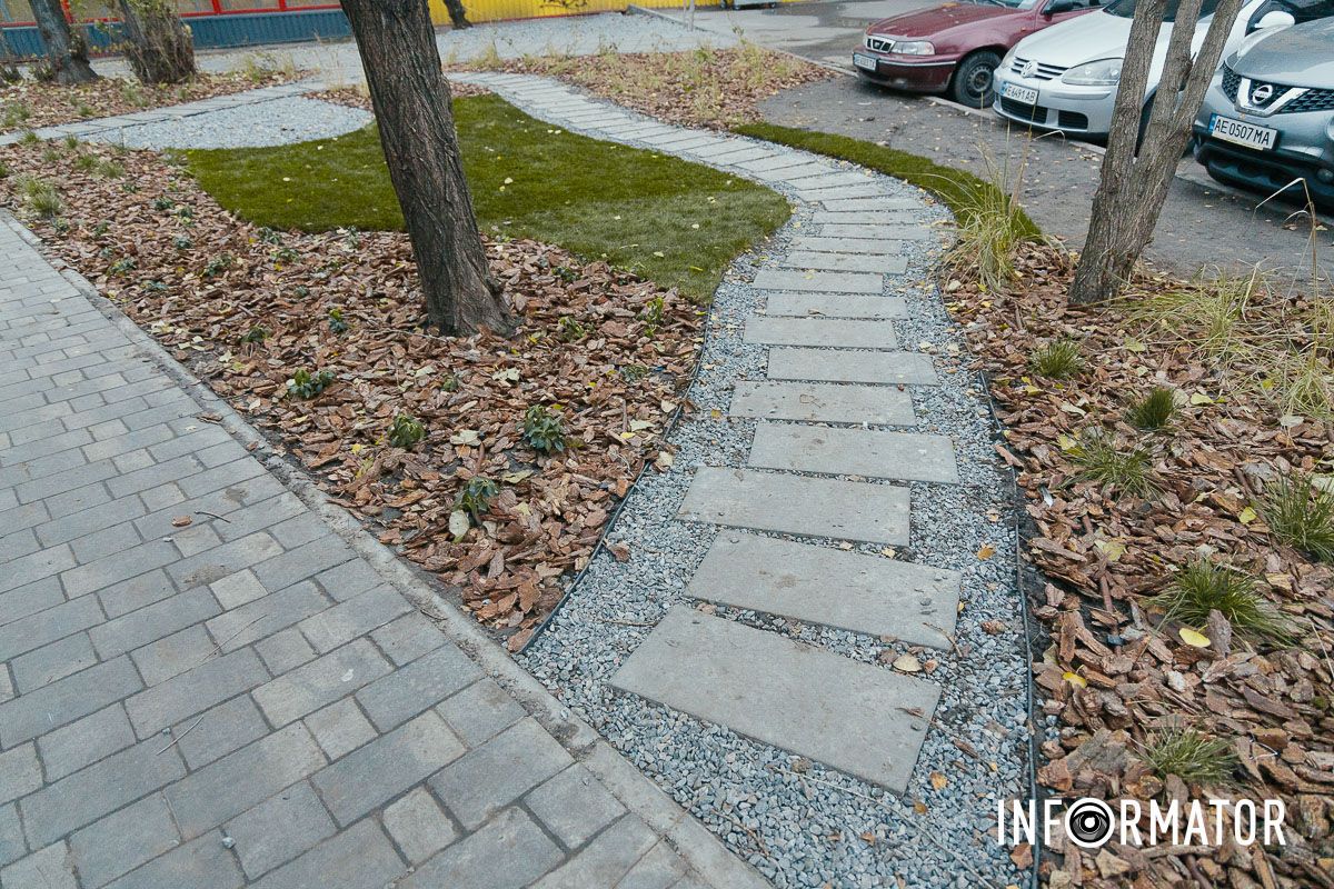 У Дніпрі замість пустиря з’явилася нова зелена зона відпочинку: що там зробили 13