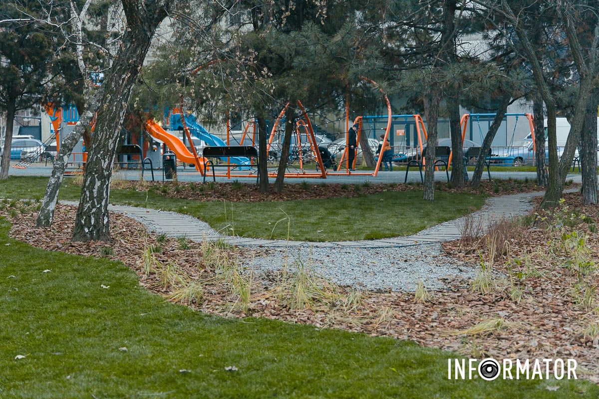 У Дніпрі замість пустиря з’явилася нова зелена зона відпочинку: що там зробили 7