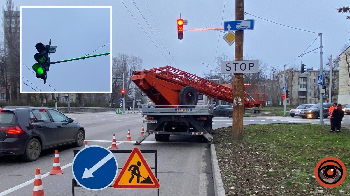 Будет видно в туман и дождь: в Днепре начали устанавливать LED-повторители на светофорах