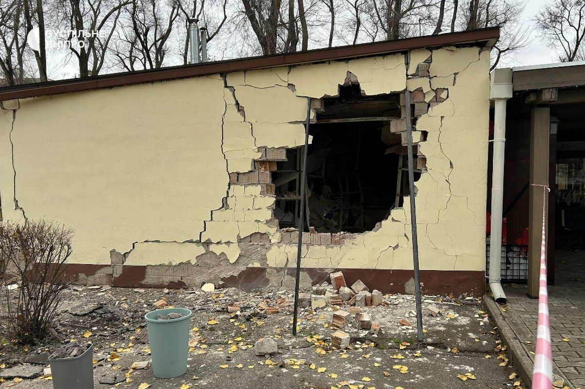 Повреждения получили здания на территории Повреждения получили здания на территории