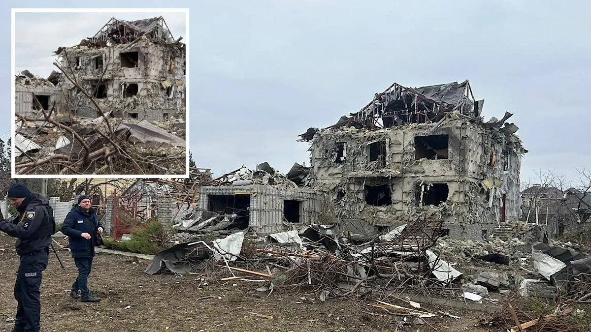 "Я проснулся от того, что на меня летели окна, решетки и мебель": владелец разрушенного дома в Днепровском районе рассказал о пережитом во время ночной атаки