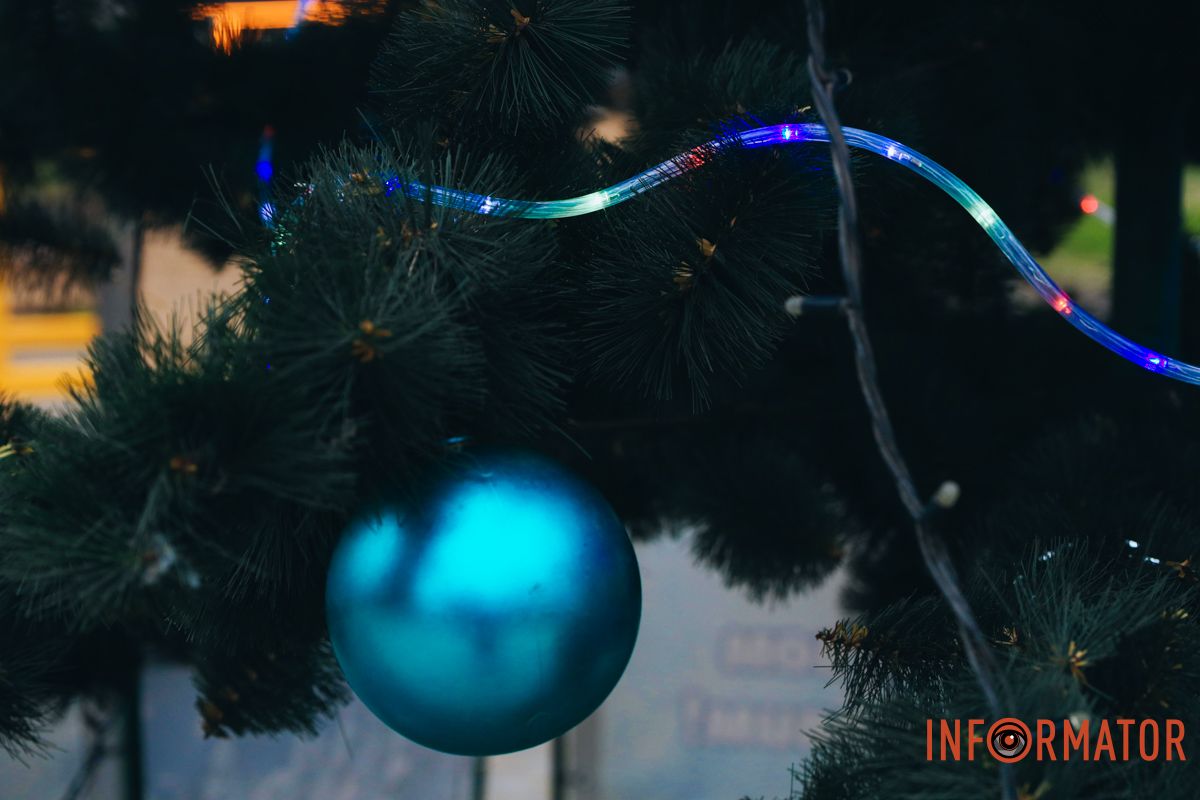 Елку установили ко Дню святого Николая