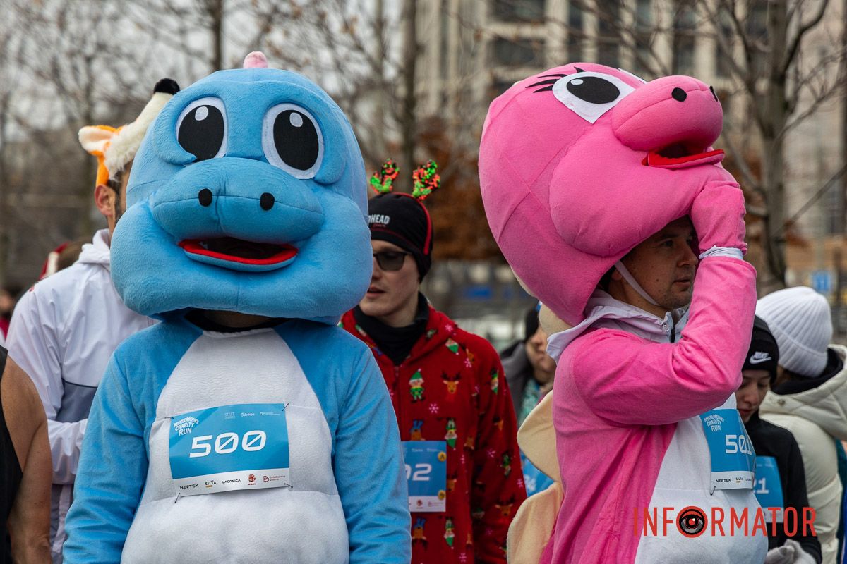 Шукай себе на фото: у Дніпрі у сквері Прибережний проходив благодійний “Забіг Миколайчиків” 6