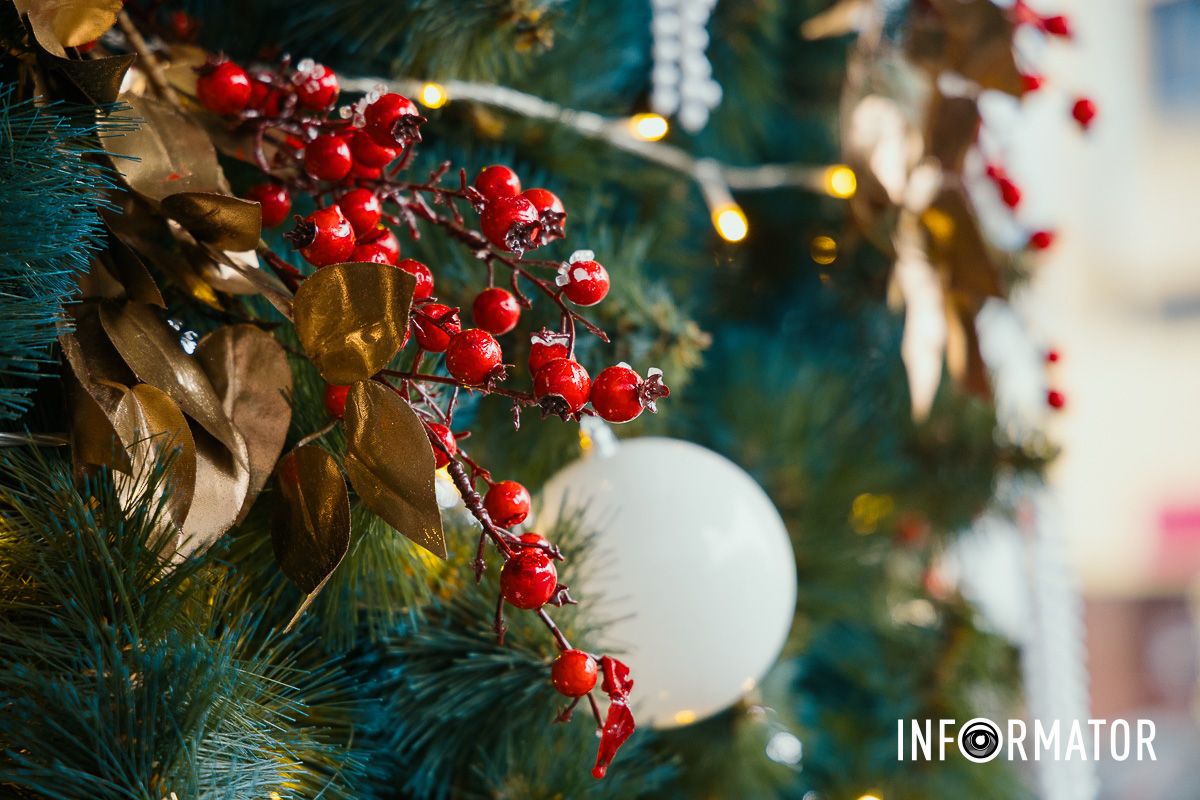 Свято наближається: як виглядають у різдвяні локації біля «МОСТ-Сіті» та «Вавілону» у Дніпрі 7