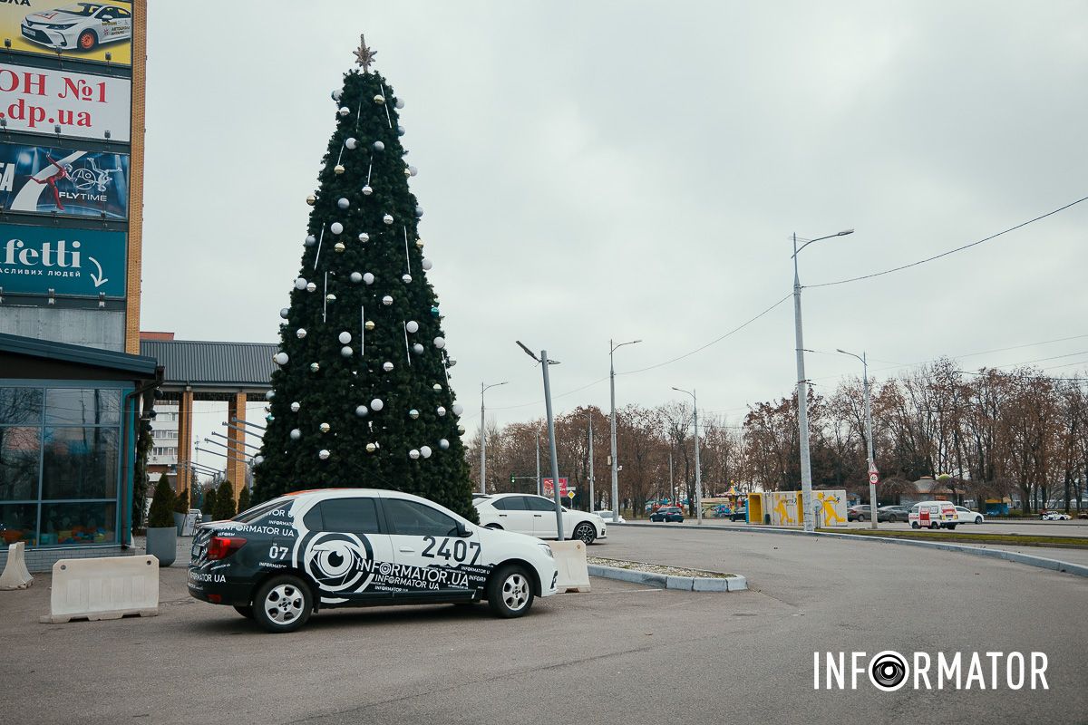 Свято наближається: як виглядають у різдвяні локації біля «МОСТ-Сіті» та «Вавілону» у Дніпрі 16