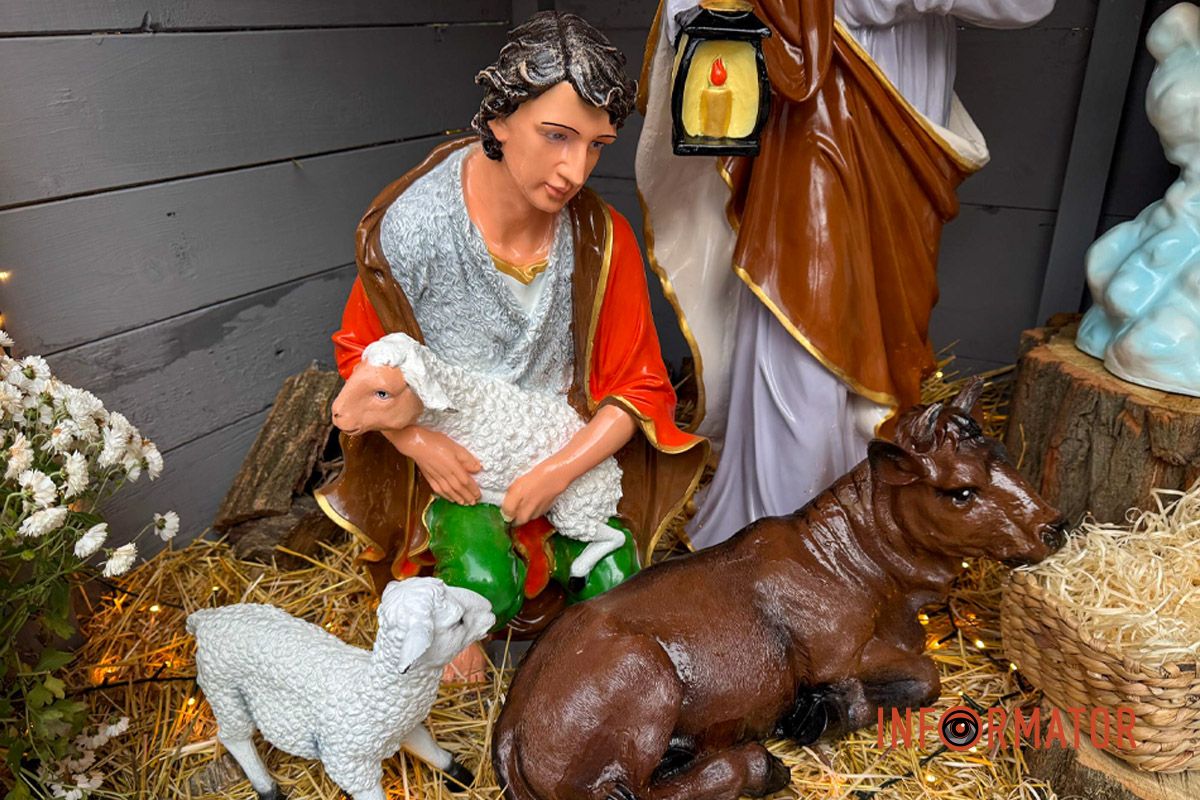 У Дніпрі біля парку Шевченка з’явився різдвяний вертеп 1