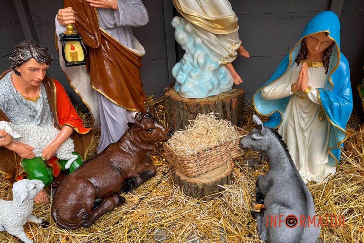 У Дніпрі біля парку Шевченка з’явився різдвяний вертеп 4