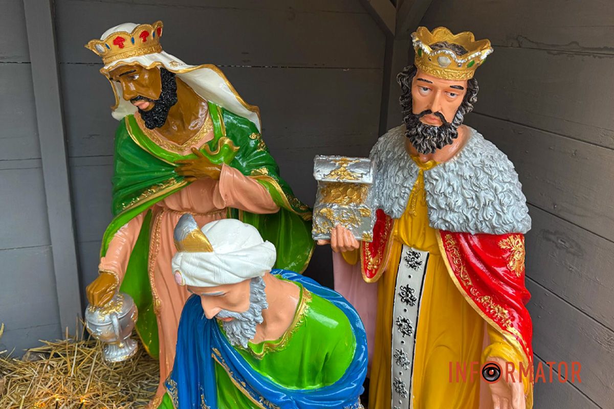 У Дніпрі біля парку Шевченка з’явився різдвяний вертеп 7