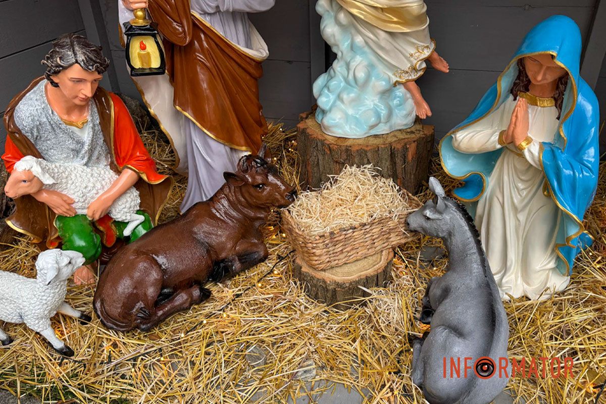 У Дніпрі біля парку Шевченка з’явився різдвяний вертеп 10