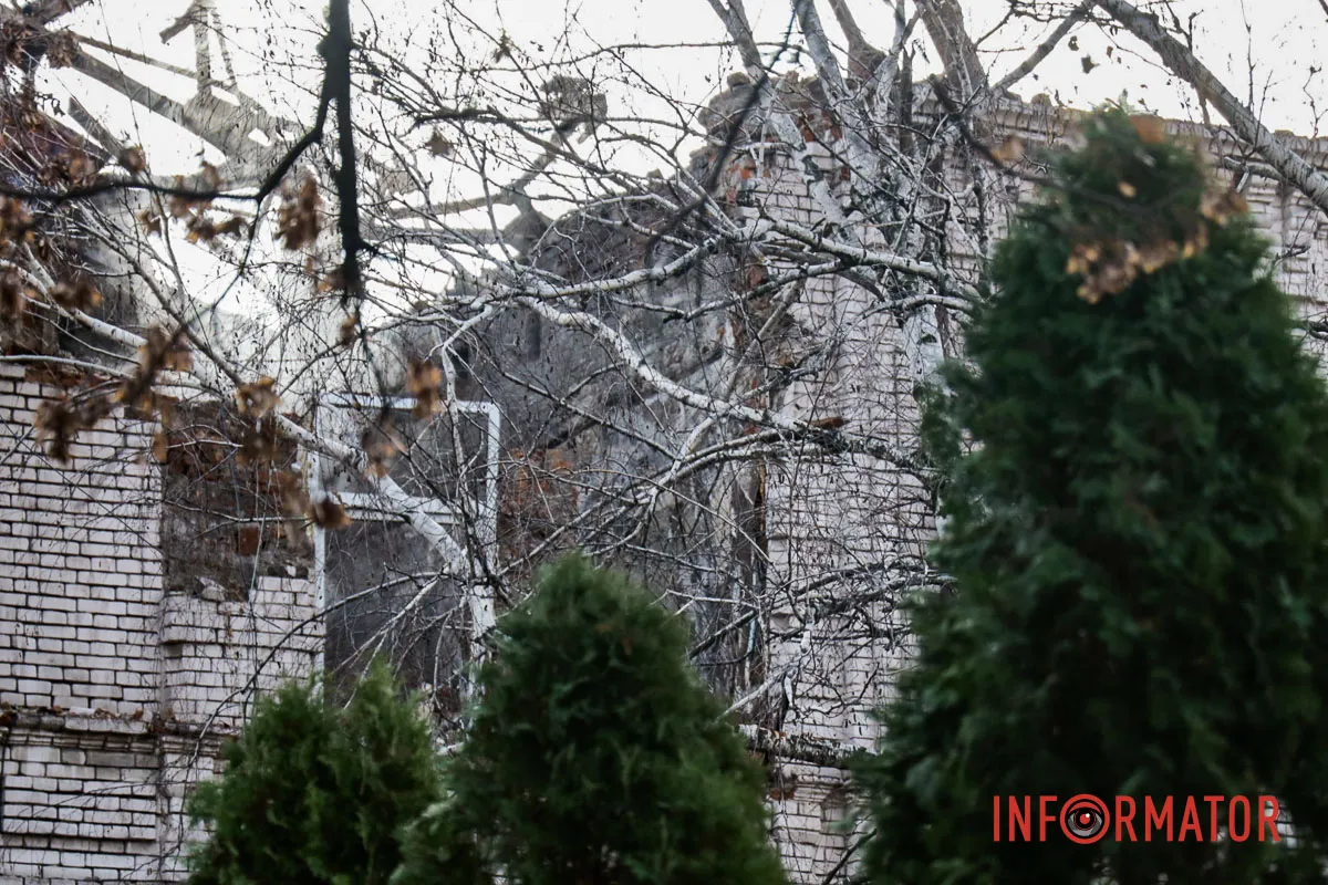 Віконна рама вистояла