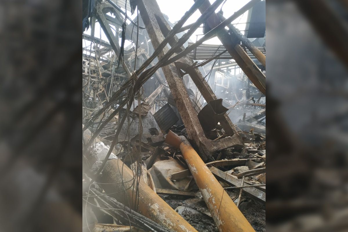 Вогонь знищив запаси лікарських засобів, яких вистачило б для допомоги щонайменше 30 000 людей Вогонь знищив запаси лікарських засобів, яких вистачило б для допомоги щонайменше 30 000 людей