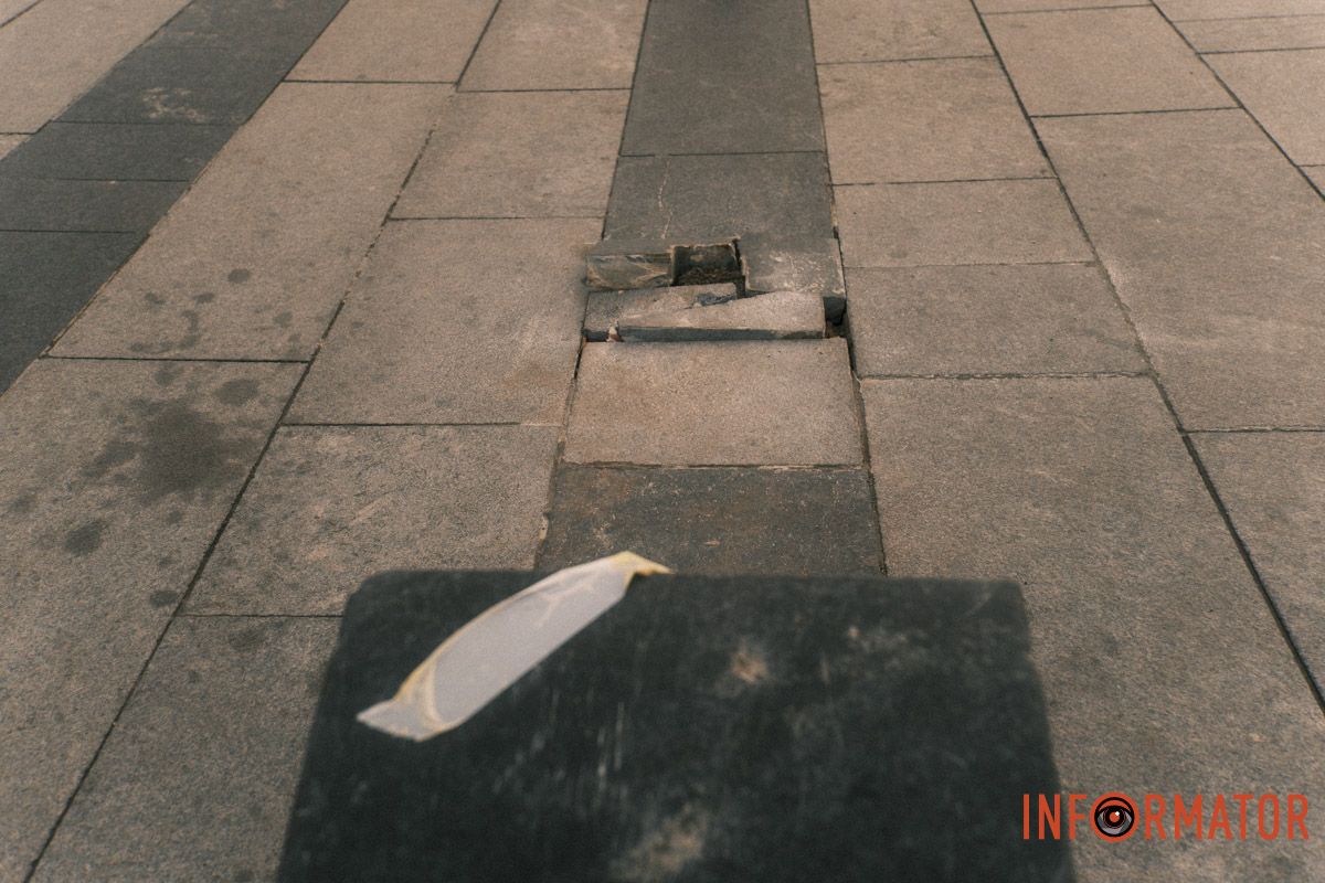 В Днепре в сквере Прибрежном начали ремонтировать лавочки за 6 миллионов гривен 8