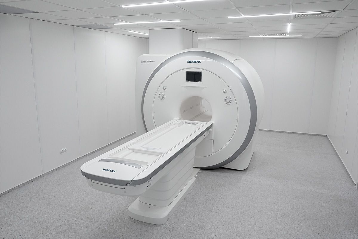 Для проведення МРТ МЗ використовується спеціальна “котушка” Для проведення МРТ МЗ використовується спеціальна “котушка”