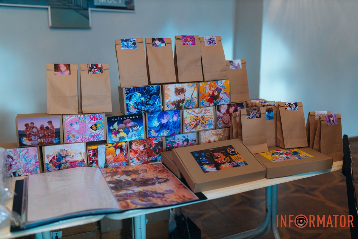 Підлітки купували усе залюбки Підлітки купували усе залюбки